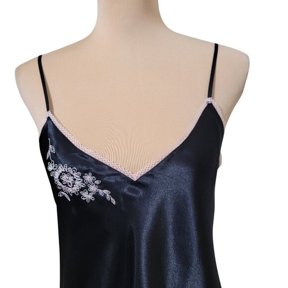 Jones New York Size M Black Satin Slip Dress with Embroidered Design, Like New - Picture 2 of 11